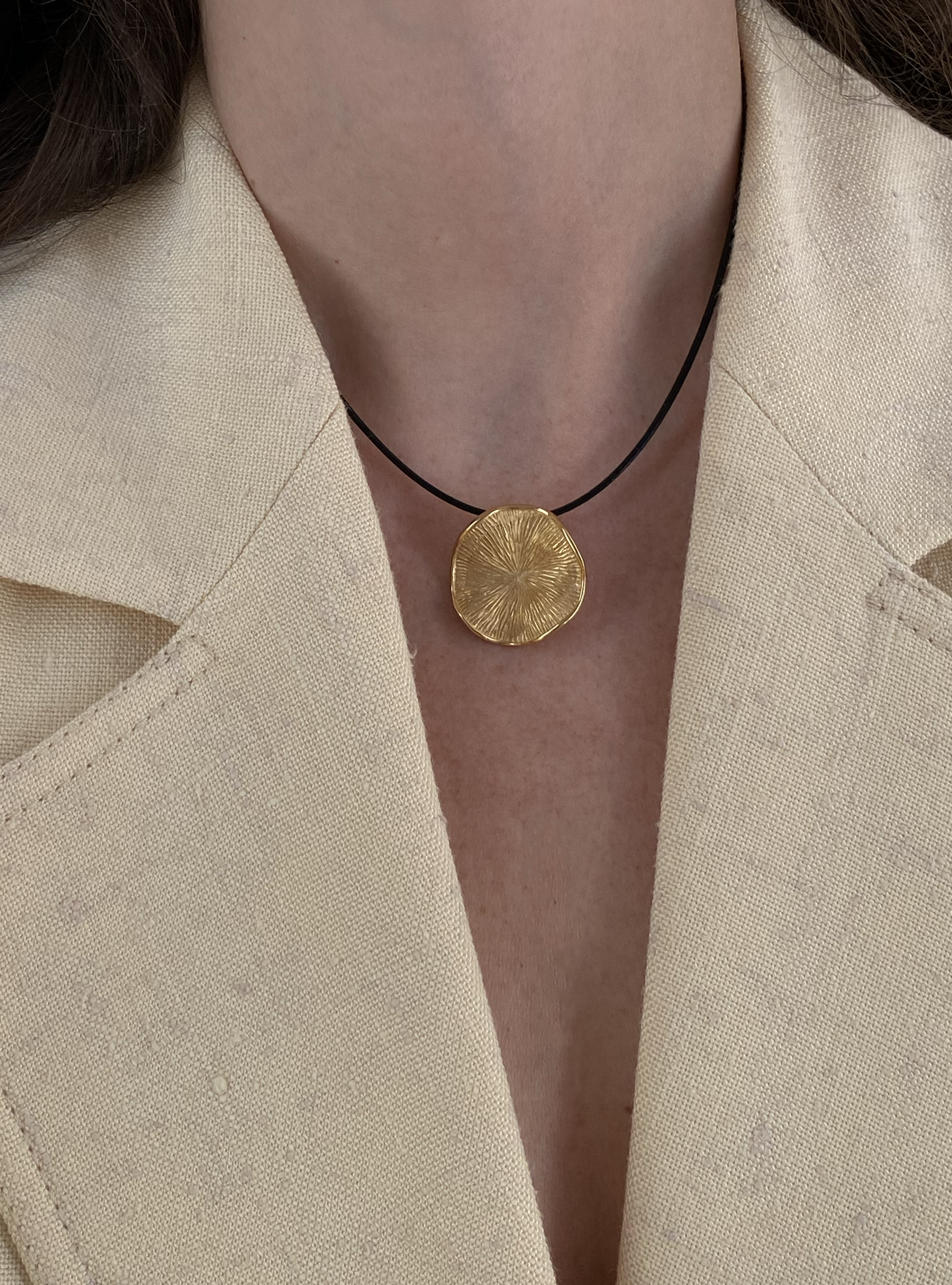 LEAF | LEATHER NECKLACE