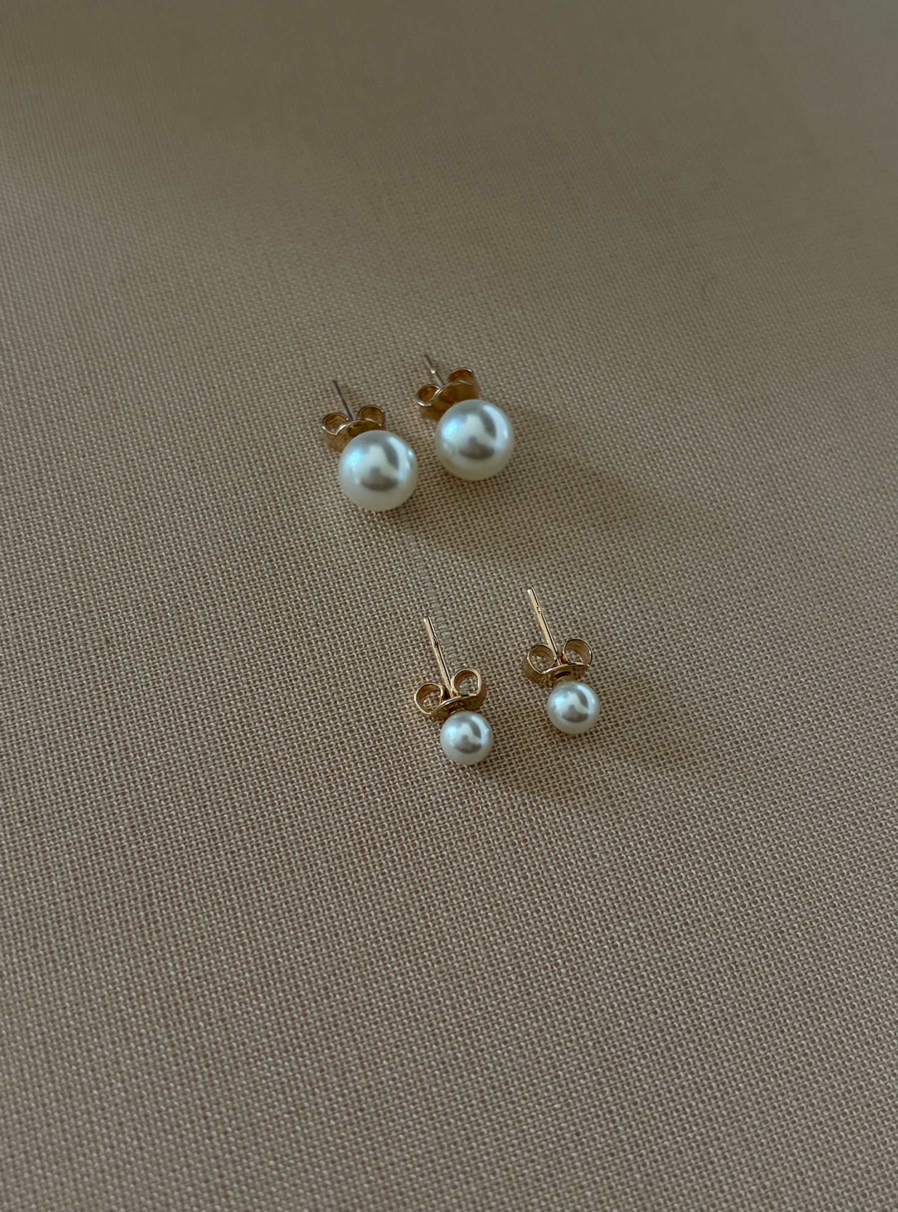 ARCHIVE | PEARL STUDS