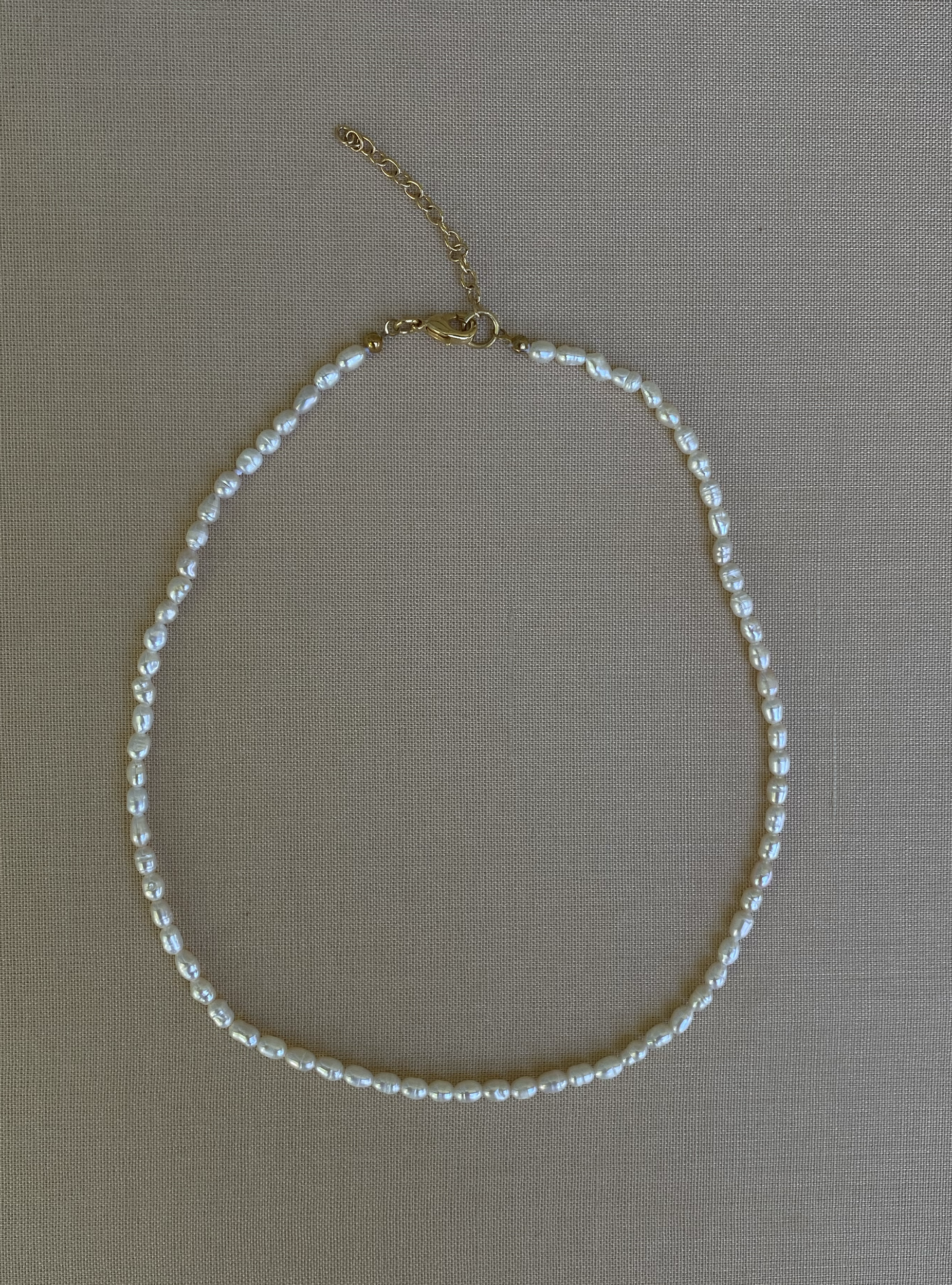 WHITE 4 | RICE PEARL NECKLACE