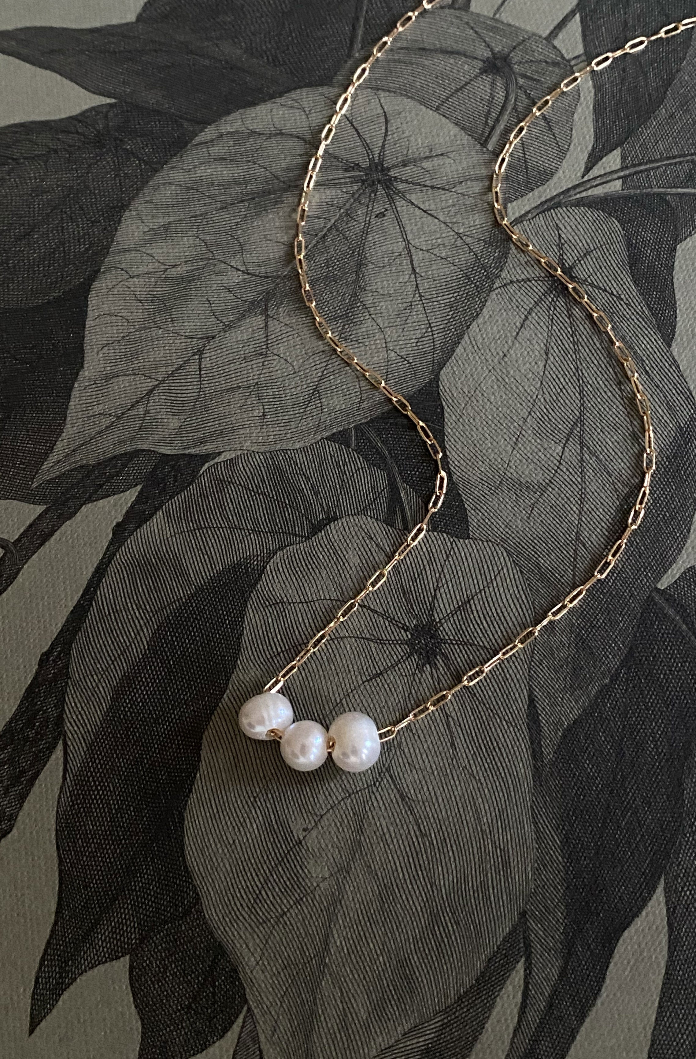 SPRING | PEARL NECKLACE