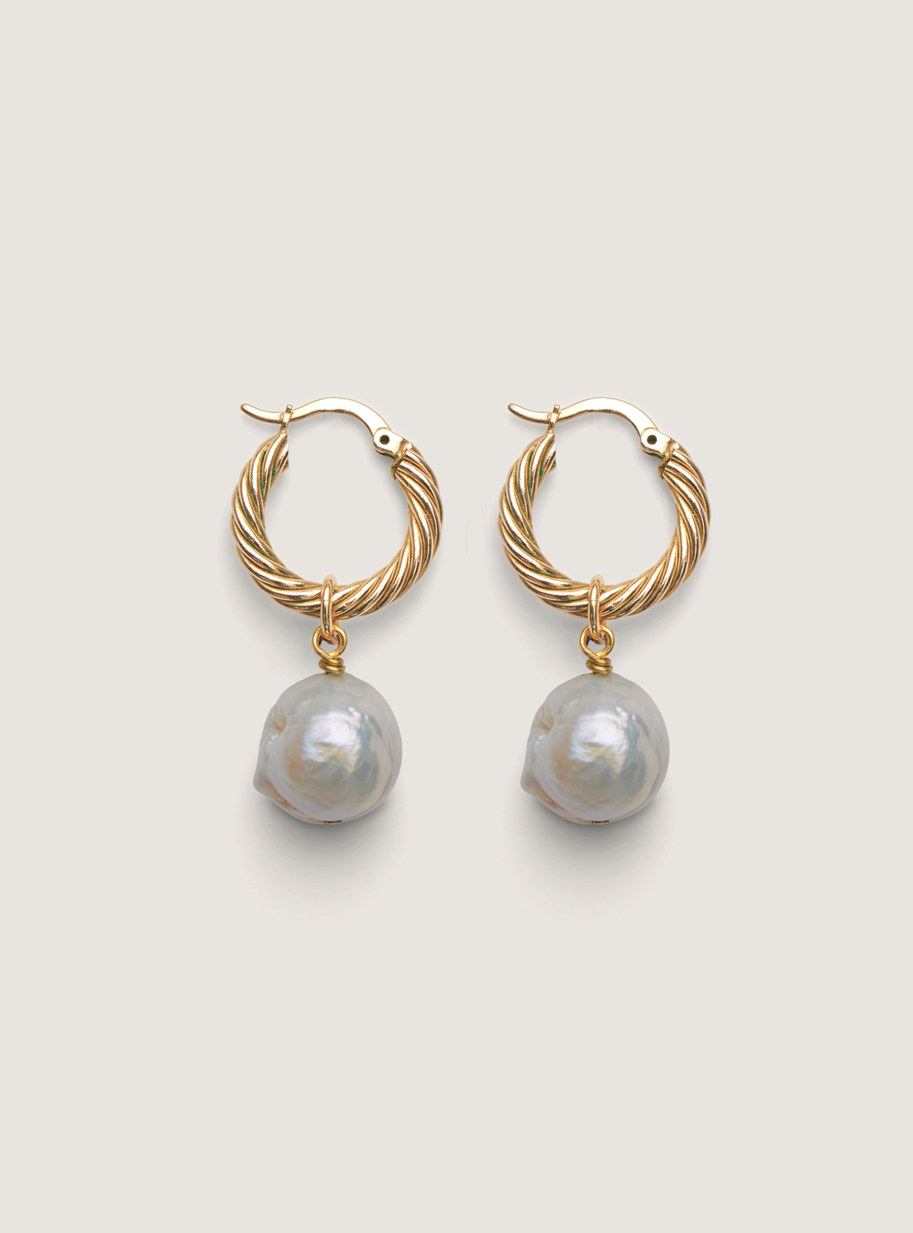 CARLA | PEARL EARRINGS