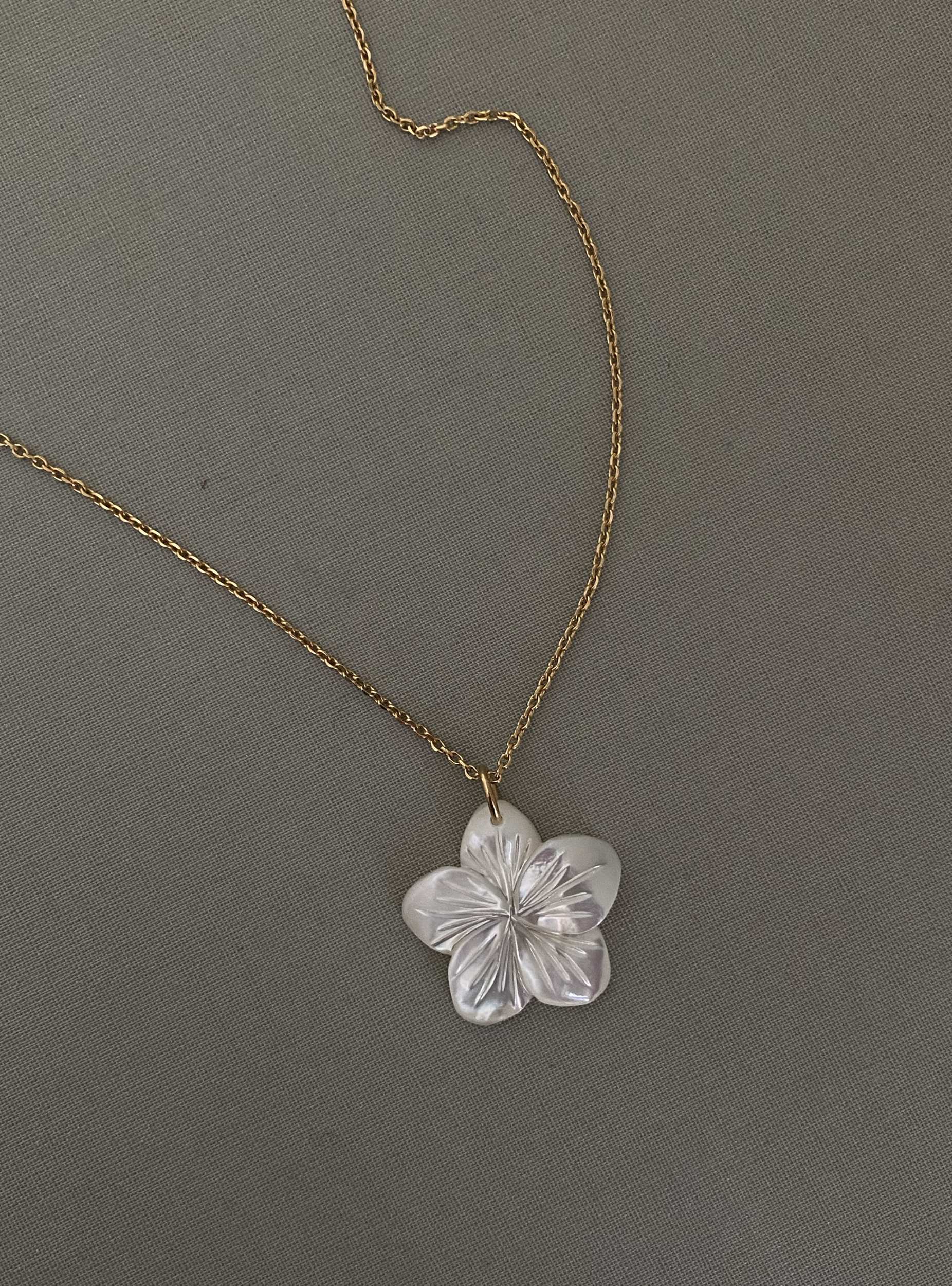 FLOWER | NECKLACE