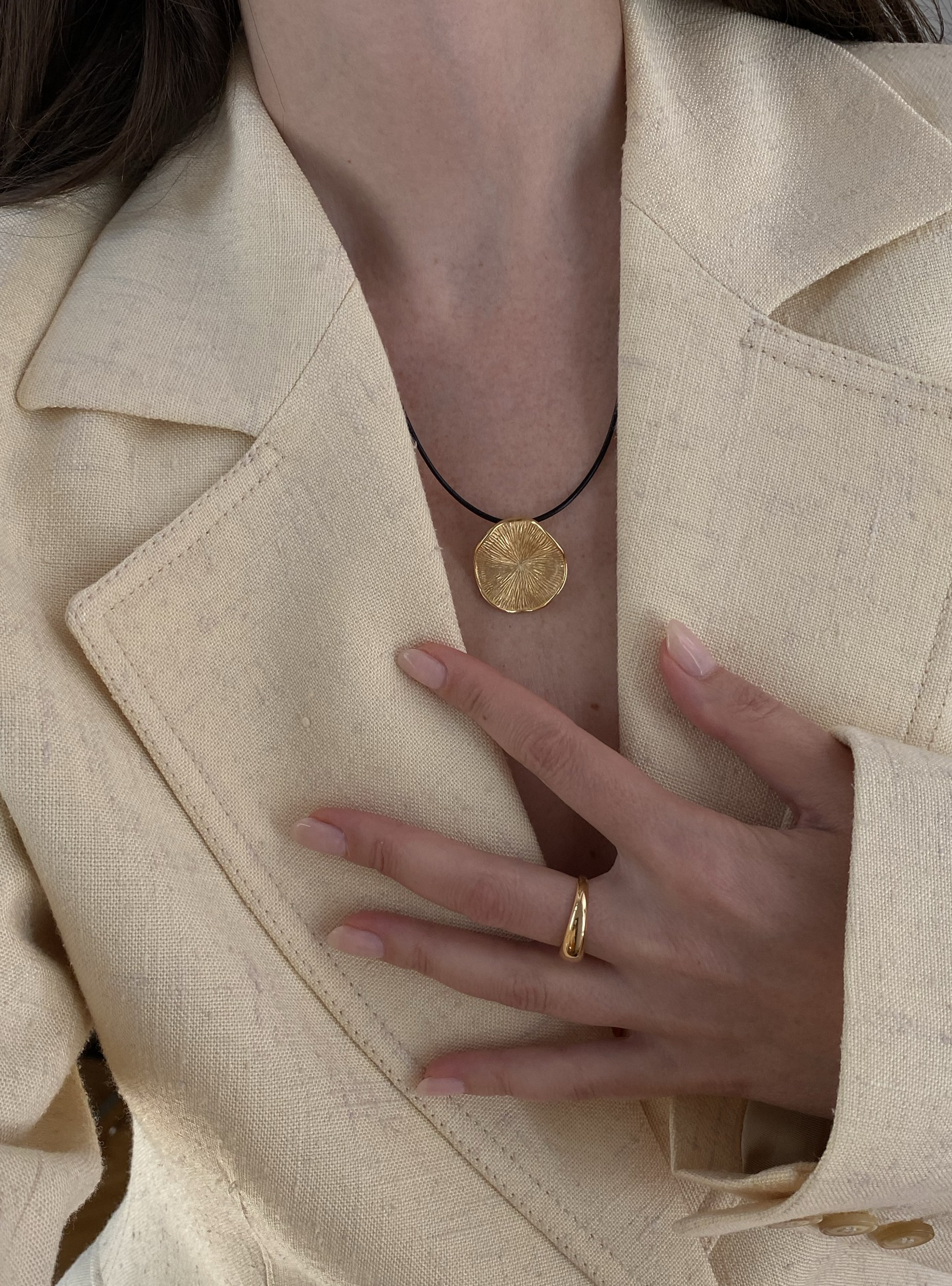 LEAF | LEATHER NECKLACE