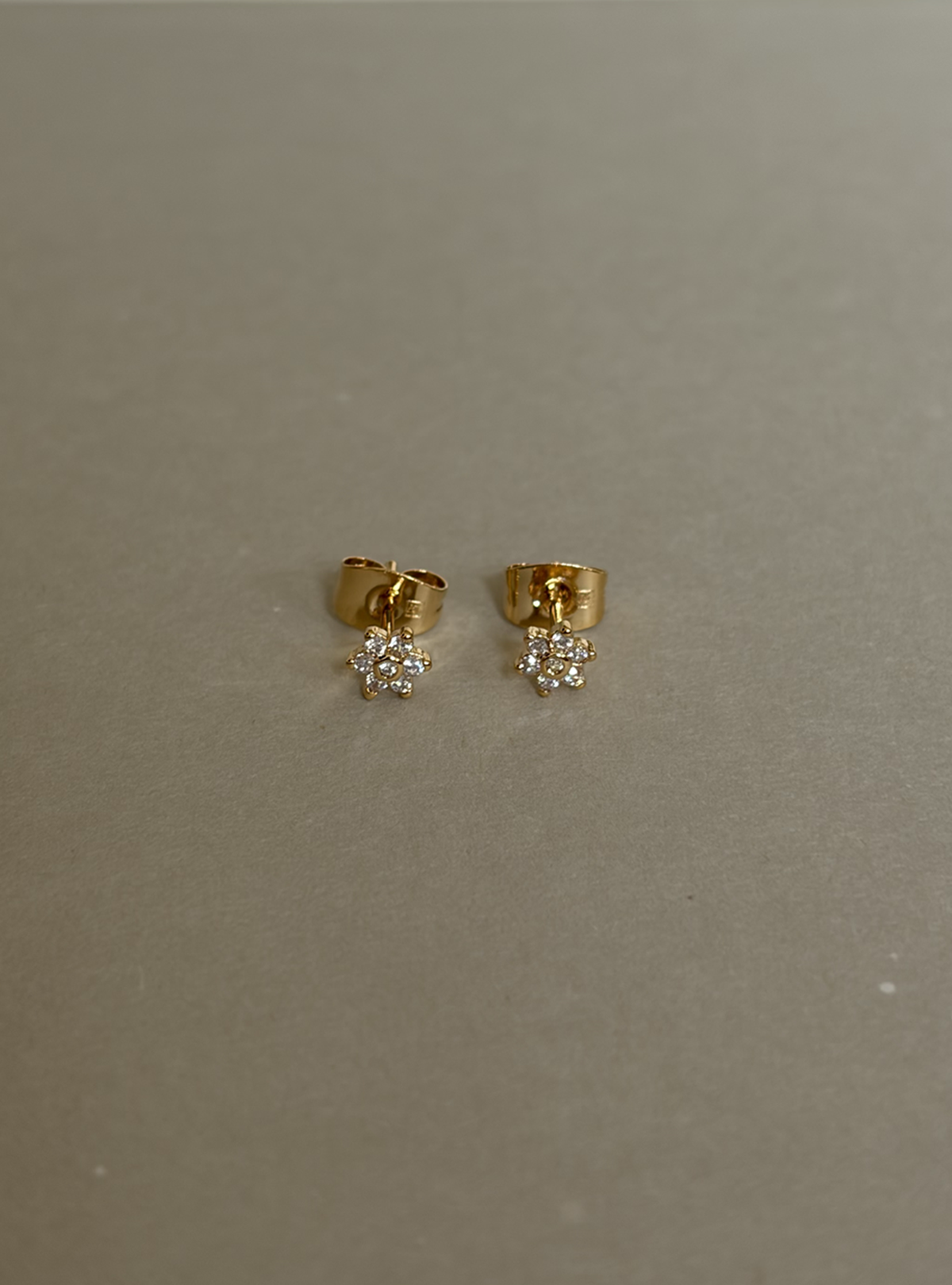 ARCHIVE 7 | STUD EARRINGS