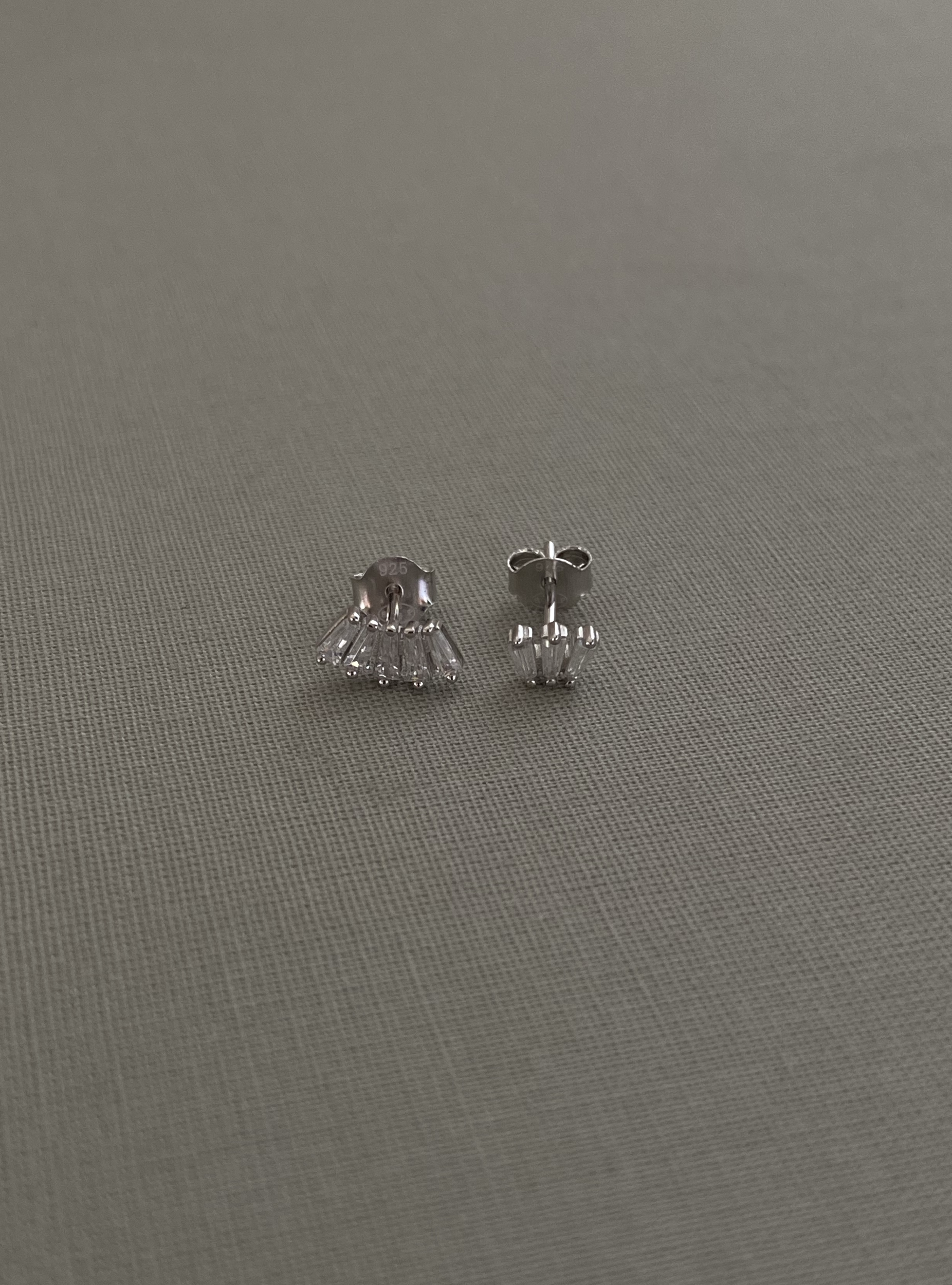 ASYMMETRICAL | ZIRCONIA STUDS