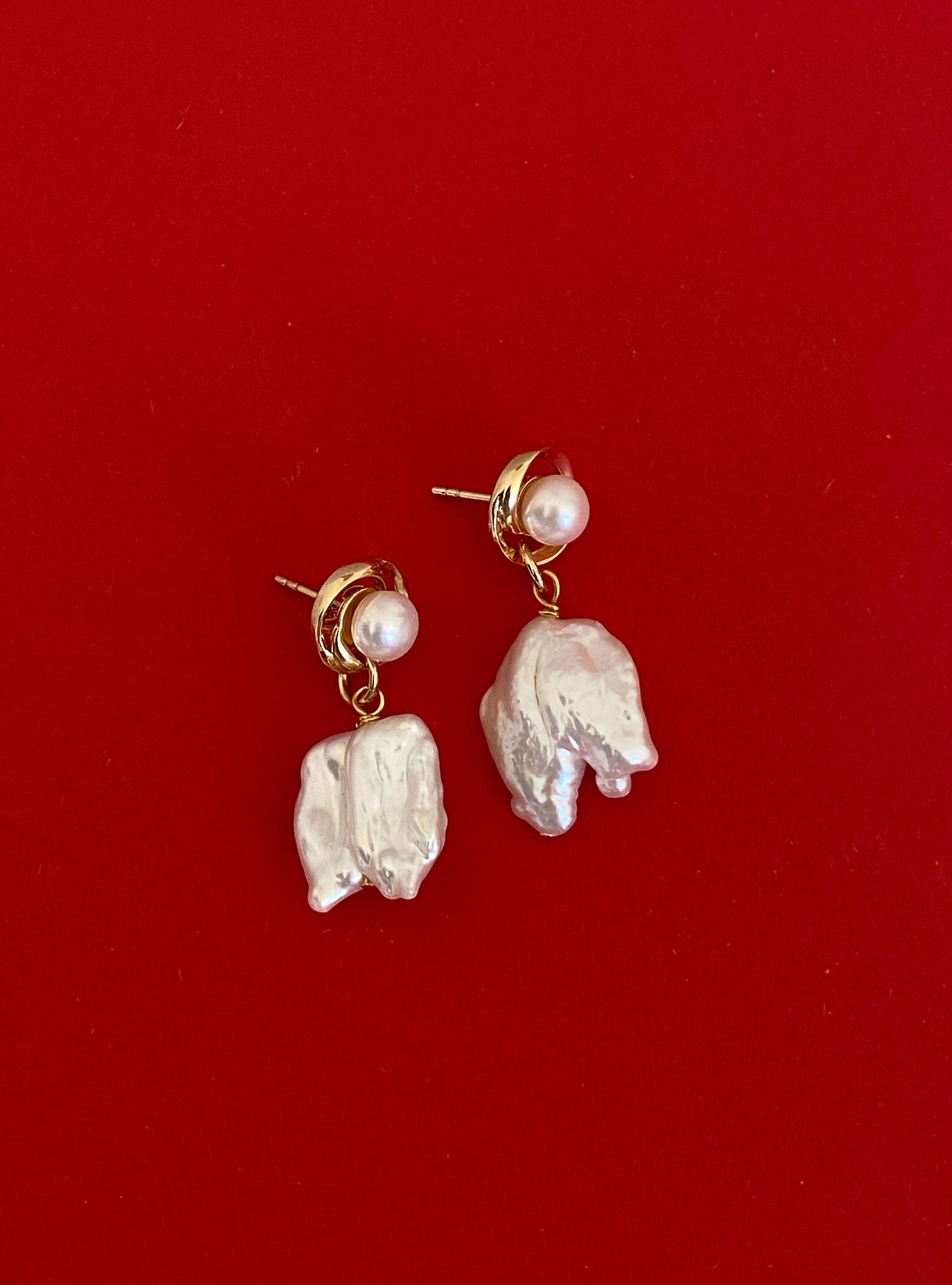 TULIP | PEARL EARRINGS